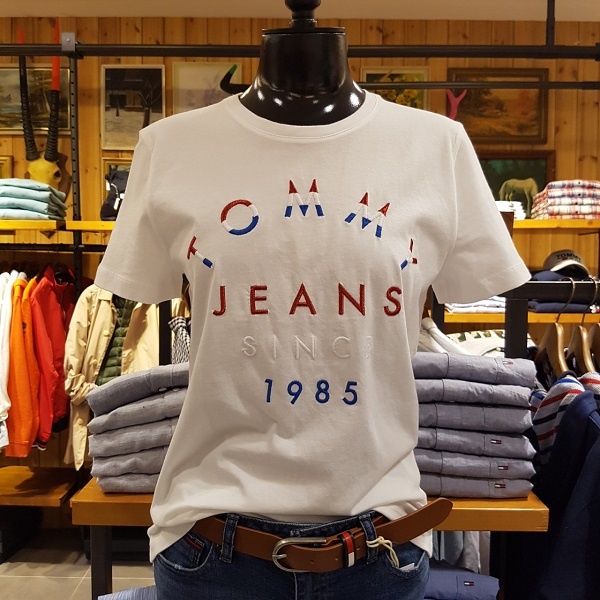 <b><p>Tammy Hilfiger denim female logo broidy White</p></b><b><p>トミーヒルフィガーデニム 女性 ロゴ 刺繍 ホワイト Tシャツ TUMS1KOE53D0</p></b><br /><br /><p align='center'>